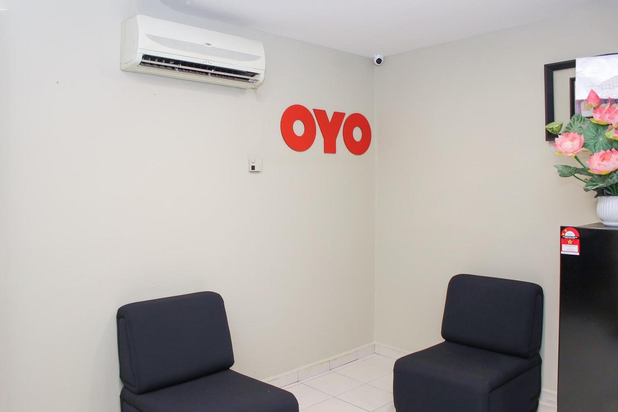Oyo 90338 Prima Saujana Budget Hotel Kajang Buitenkant foto