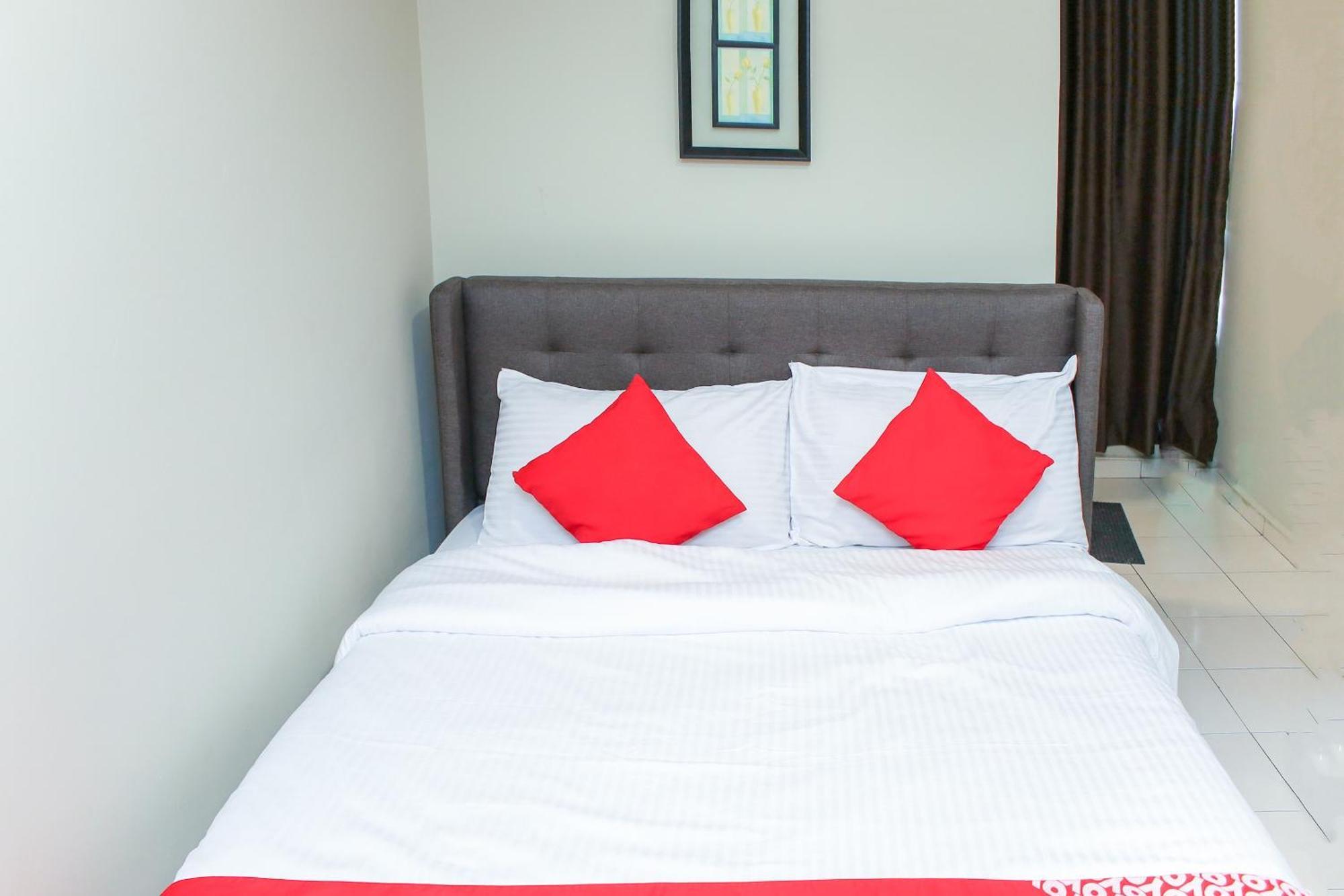 Oyo 90338 Prima Saujana Budget Hotel Kajang Buitenkant foto