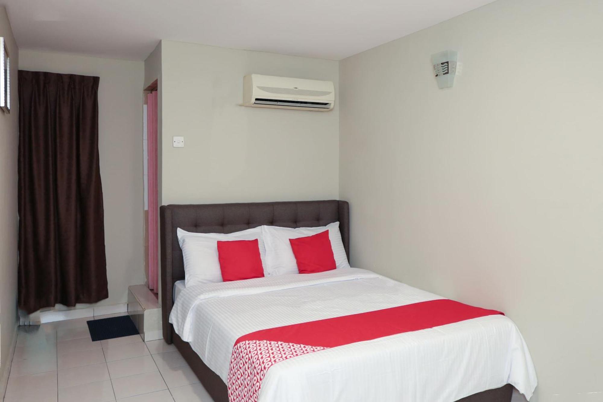Oyo 90338 Prima Saujana Budget Hotel Kajang Buitenkant foto