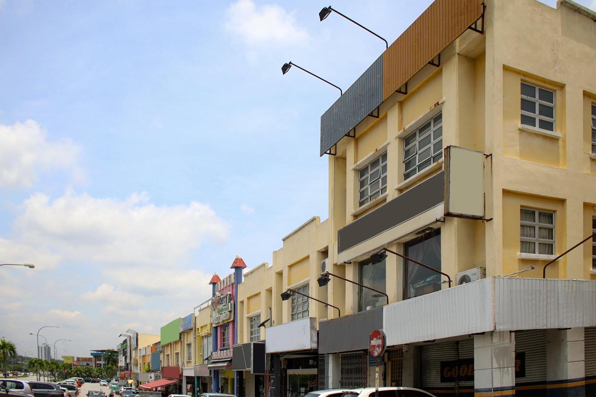 Oyo 90338 Prima Saujana Budget Hotel Kajang Buitenkant foto