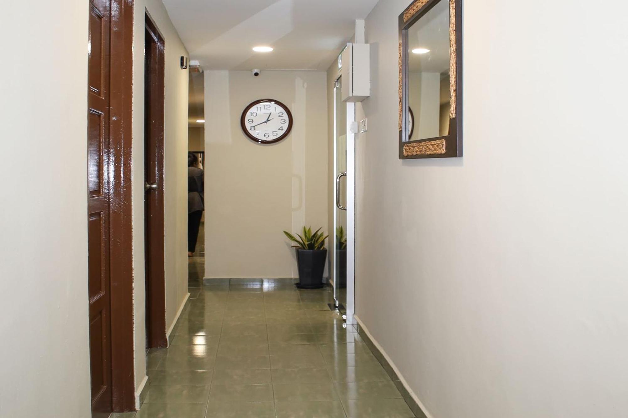 Oyo 90338 Prima Saujana Budget Hotel Kajang Buitenkant foto