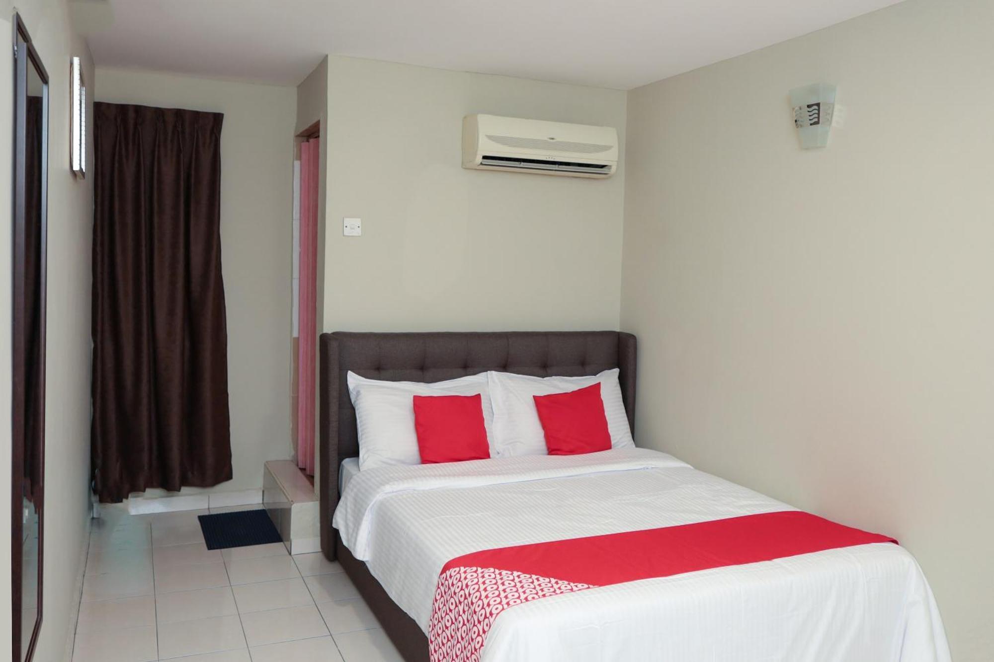 Oyo 90338 Prima Saujana Budget Hotel Kajang Buitenkant foto