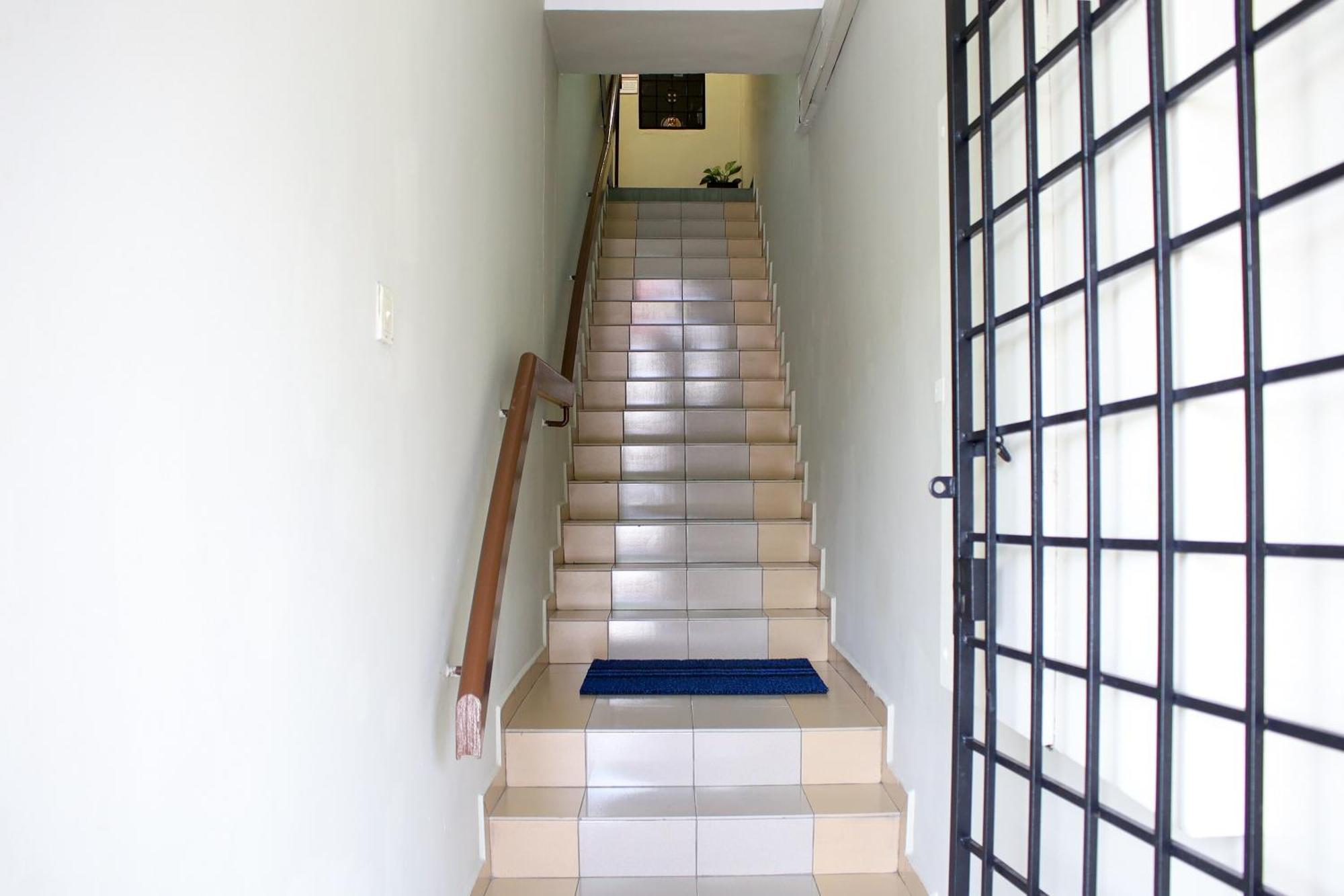 Oyo 90338 Prima Saujana Budget Hotel Kajang Buitenkant foto